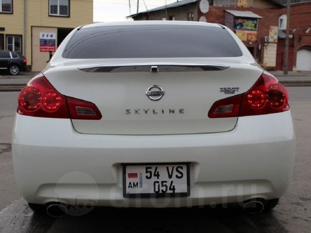 Регистрация машин с иностранным учетом: сенатор обвинил кабмин в плохой работе