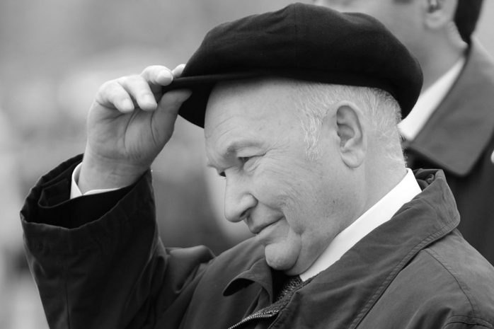 Памятник умершему Юрию Лужкову хотят поставить в Москве