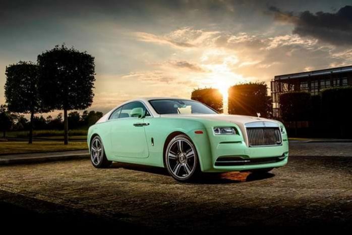 Rolls-Royce представил единичное купе Wraith