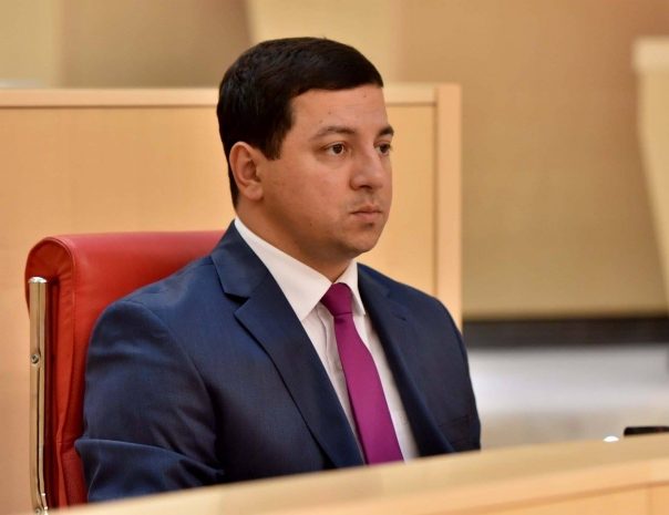 Нового спикера парламента избрали в Грузии