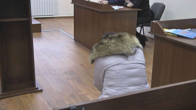 На суде павлодарка Докуова на коленях умоляла о пощаде