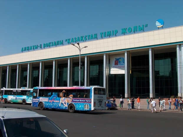 На вокзале Алматы-1 задержан мужчина с обрезом