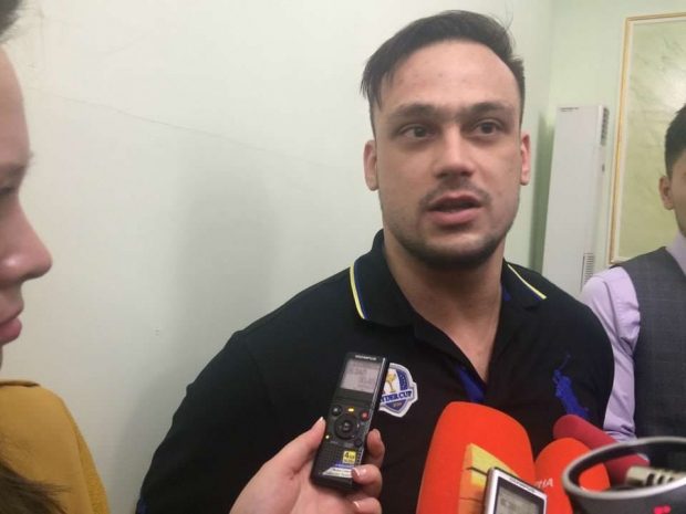 Илья Ильин пришел в суд поддержать Ермегияева (ВИДЕО)