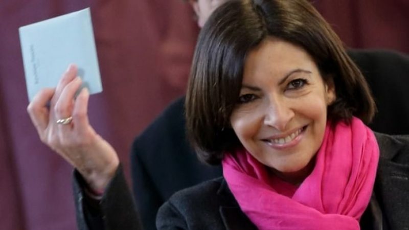 Мэром Парижа впервые стала женщина