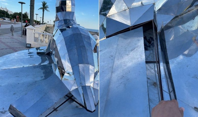 На набережной Актау начал разваливаться «Тюлень»