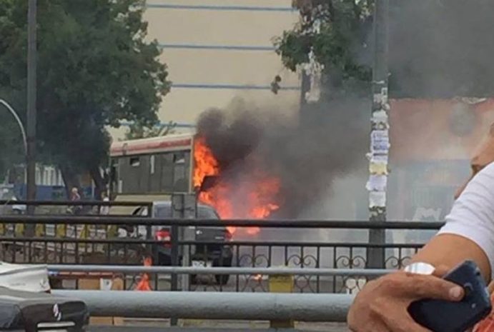 Автобус загорелся в Алматы