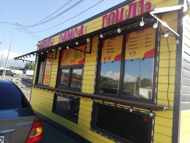 Вся уличная торговля Алматы вне закона – депутат