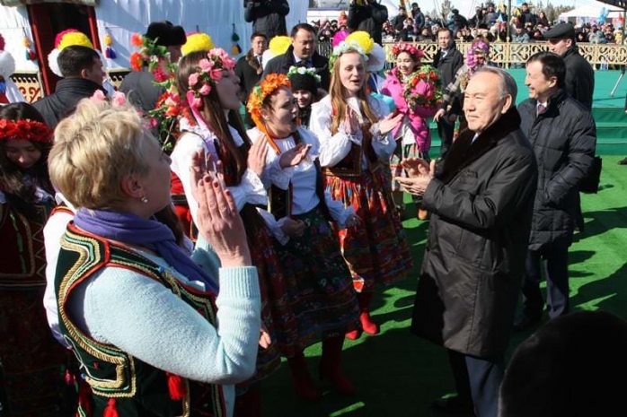 Глава государства поздравил казахстанцев с праздником Наурыз