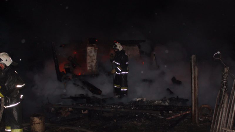 В ВКО пенсионер получил 50% ожогов, спасая дочь