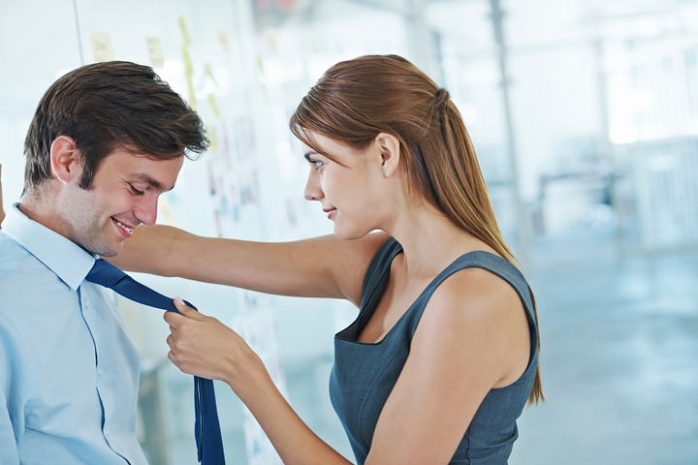 Десять причин начать служебный роман