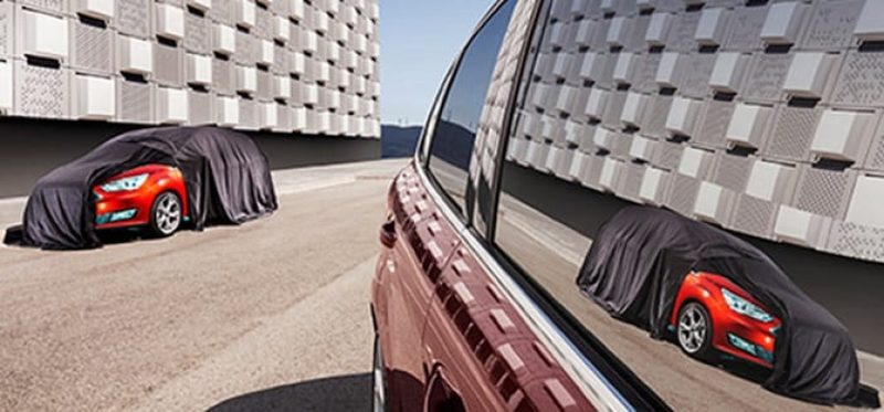 Компания Ford показала тизер обновленного C-MAX