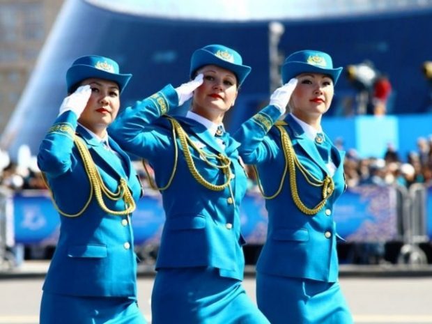 Женщины- военнослужащие примут участие в параде Победы