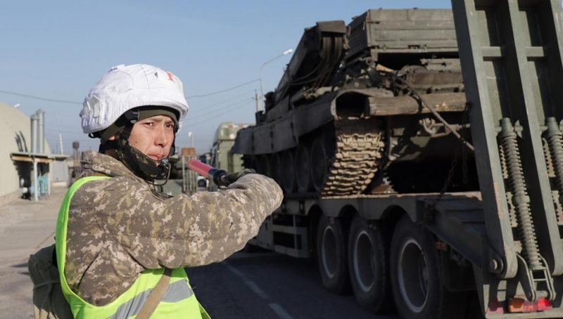 По тревоге подняты воинские части в Казахстане