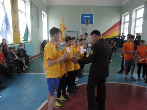 Пожарники взяли шефство над сиротами