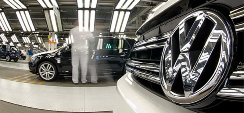 Volkswagen приостанавливает работу завода в России