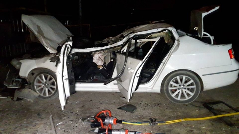 Мужчина въехал в железные трубы и погиб в Алматы