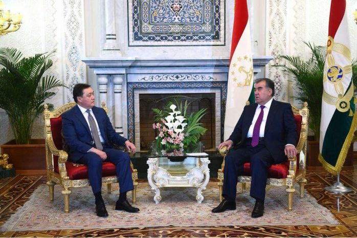 Аскар Мамин встретился с президентом Таджикистана