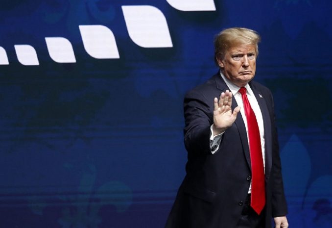 Процедуру импичмента может начать конгресс в отношении Трампа