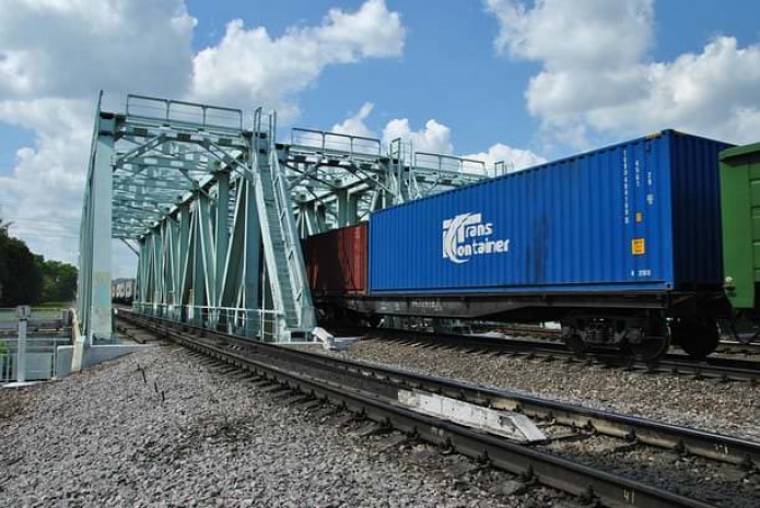 КТЖ наращивает скорость движения контейнерных поездов