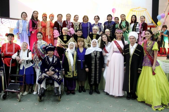 Финалистки «Мисс Казахстан» провели благотворительные встречи