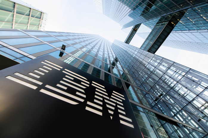 IBM заменит сотрудников на ИИ