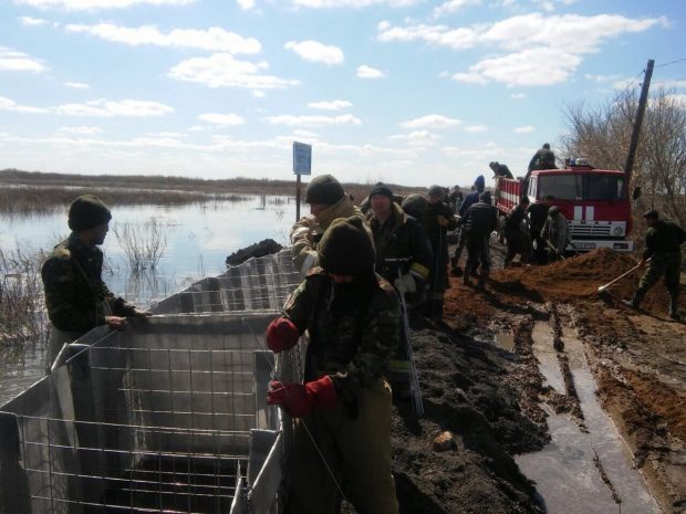 Эвакуированные жители двух сел Карагандинской области вернулись в свои дома. ФОТО