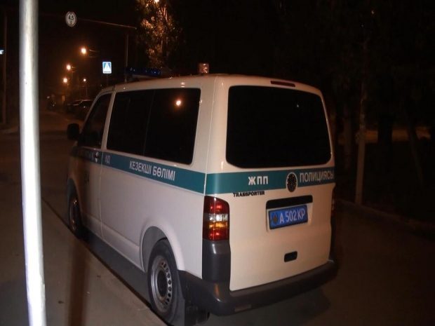 Лобовое столкновение в Алматы: 6 человек доставлены в больницу (ФОТО)