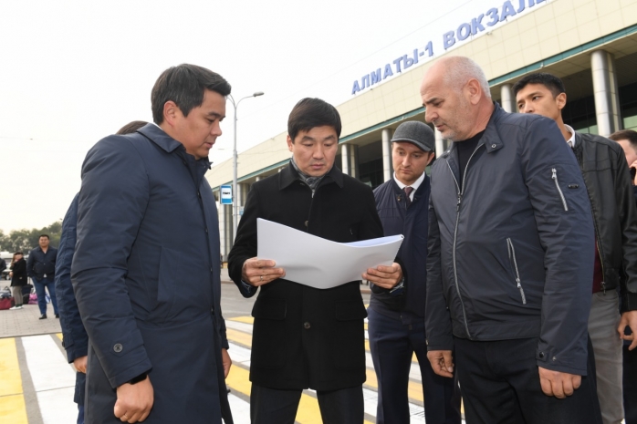 Как изменилась привокзальная площадь «Алматы-1»