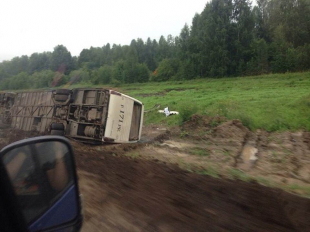 В Новосибирской области перевернулся автобус с казахстанцами