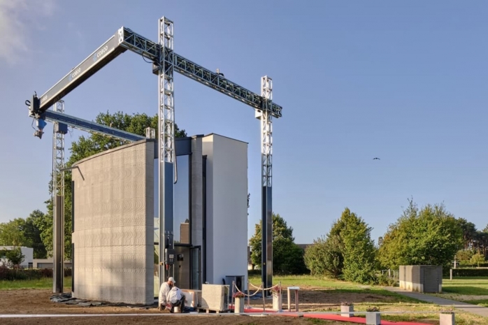 С помощью 3D-принтера напечатали двухэтажный дом в Европе