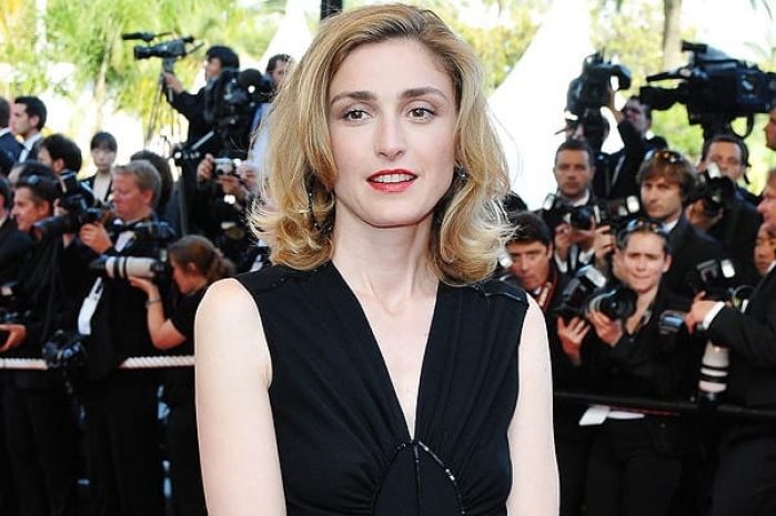 Любовница Олланда хочет засадить папарацци