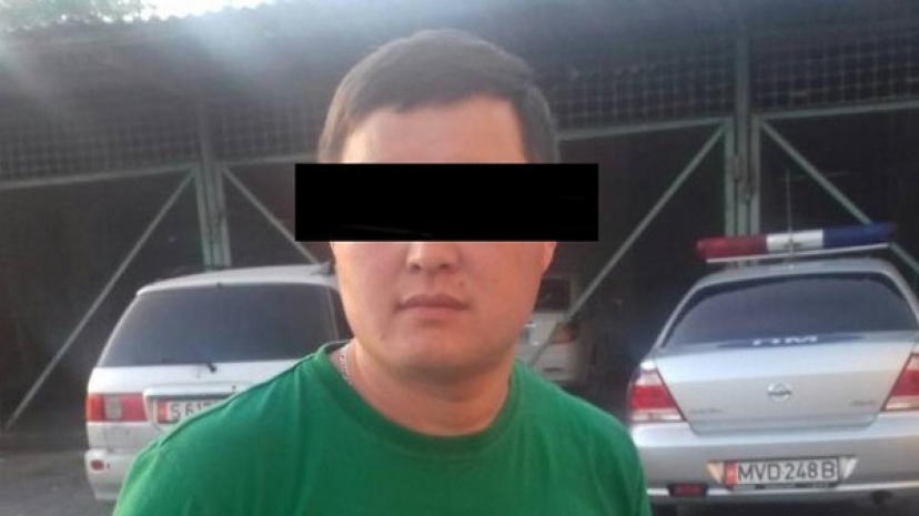 В Бишкеке гражданин Казахстана скрылся после автонаезда на школьников