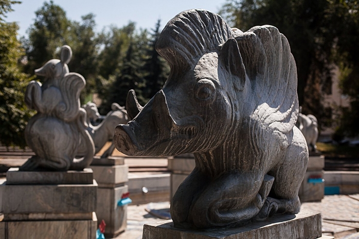 Имеющие 12 граней монеты выпустил Нацбанк РК