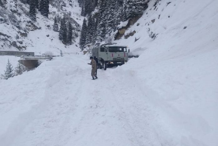 Лавина сошла в горах Алматы