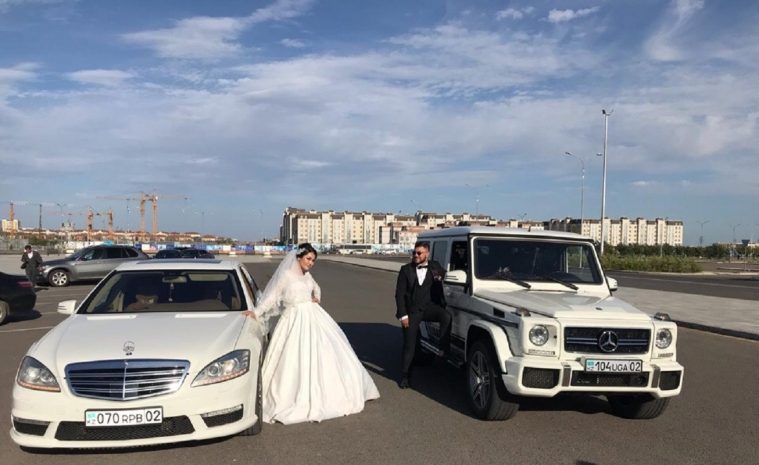 Яблоко и нож: новый челлендж от казахстанского боксера