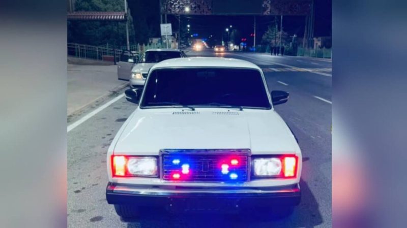 Водителя авто без номеров и со спецсигналами задержали в Туркестанской области