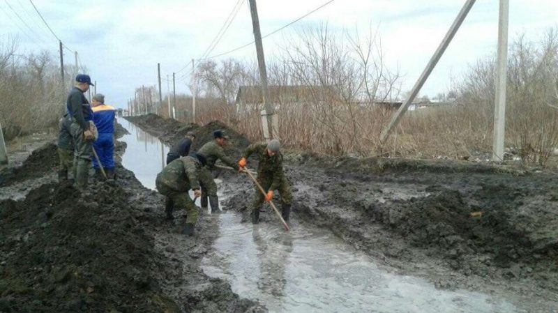 О спасательных работах в подтопленных регионах Казахстана рассказали в комитете по ЧС