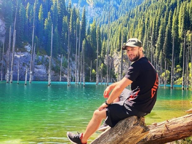 Боец UFC Сергей Морозов доказал, что он настоящий казахский джигит