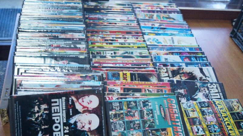 В Астане изъяли более 10 тысяч контрафактных дисков