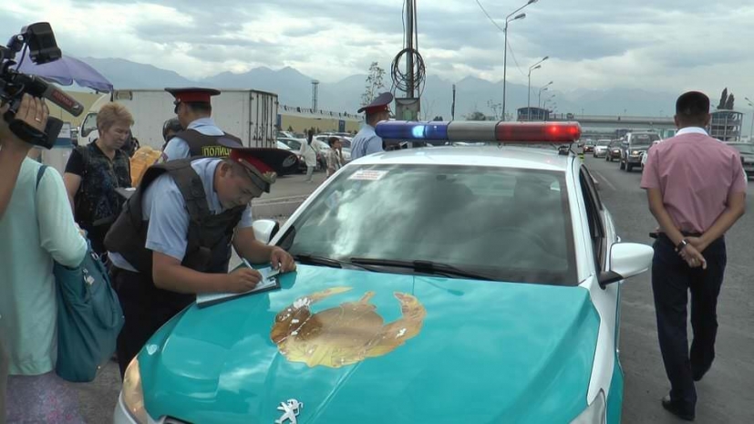 Алматинские полицейские взялись за пешеходов