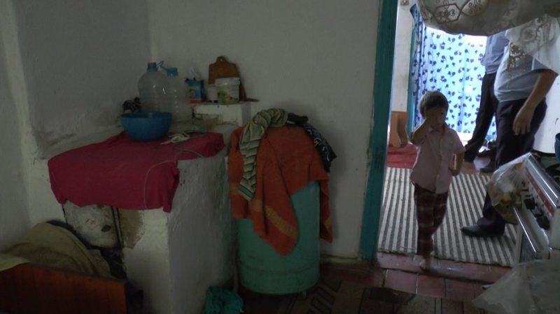 Полицейские Алматы помогли оформить документы на малыша матери-одиночки