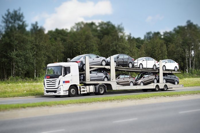 Около четырех тысяч автовозов из Казахстана и Кыргызстана застряли на российской границе