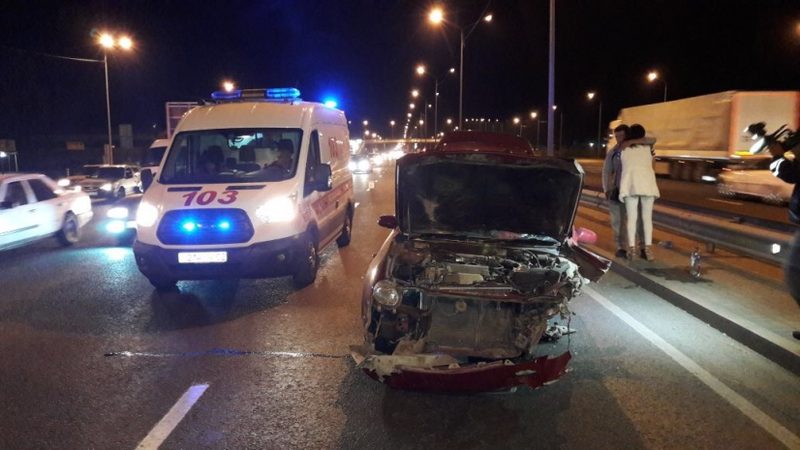 В Алматы поломка машины привела к аварии