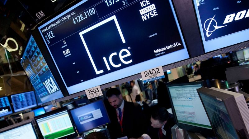 Нефтяные фьючерсы показали рост