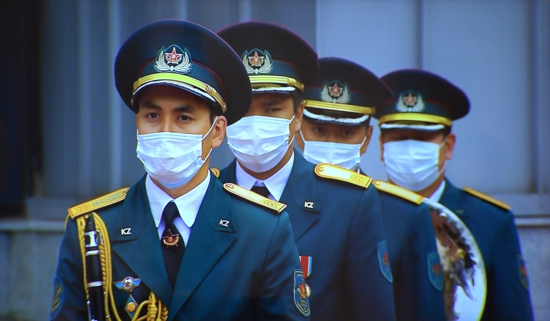 Токаев открыл памятник Елбасы в режиме онлайн