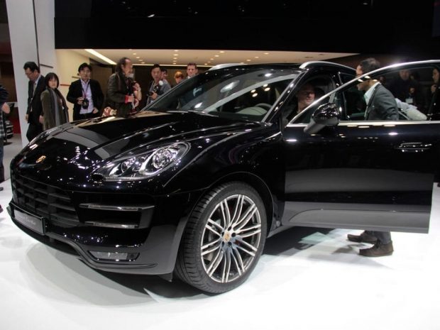 Porsche привез в Токио «младшего брата»