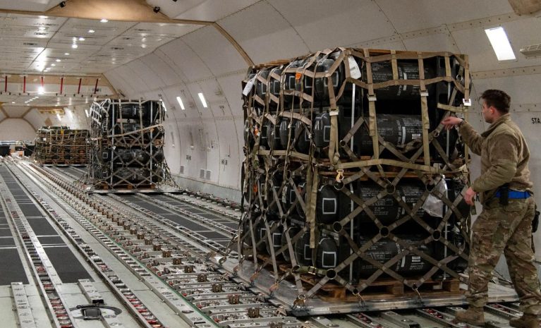 Военную помощь Украине на 400 миллиардов долларов предоставит США