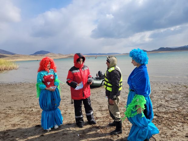 Спасатели ВКО привлекли «русалок» для обучения рыбаков