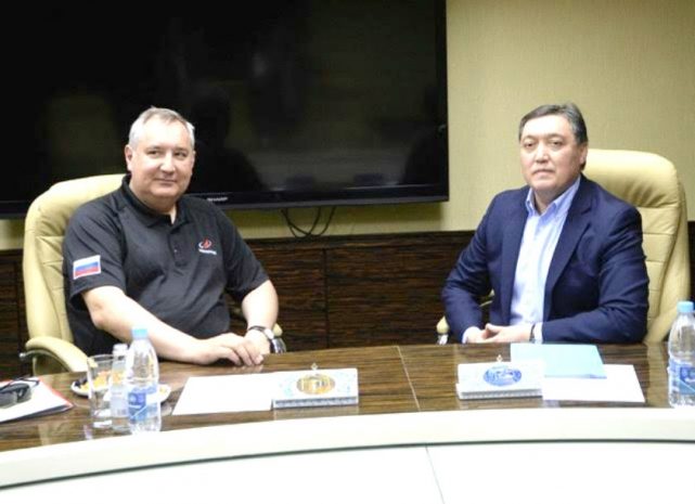 Аскар Мамин встретился с Дмитрием Рогозиным