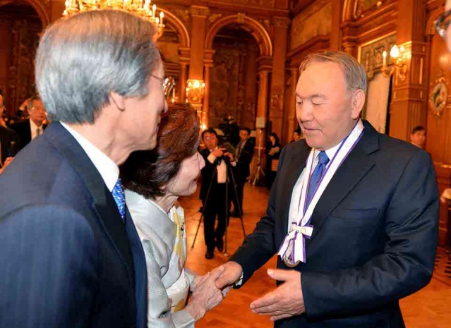 Нурсултан Назарбаев призвал освободить мир от угрозы ядерной катастрофы